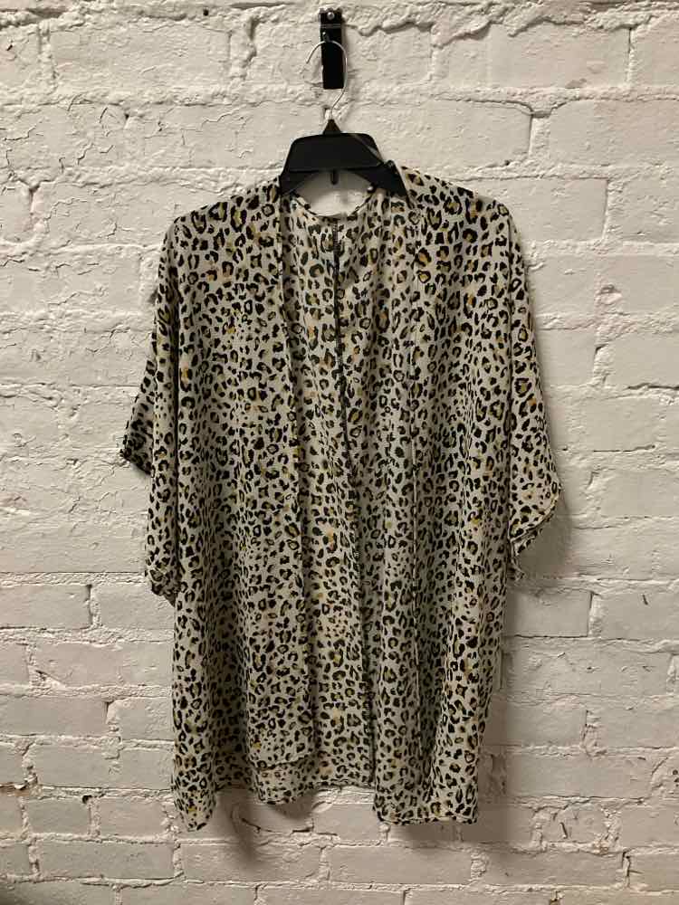 Texas True Threads Size One Size Cheetah Womens Tops