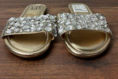Bids & Dibs, Inc. 6.5 Gold Sandals