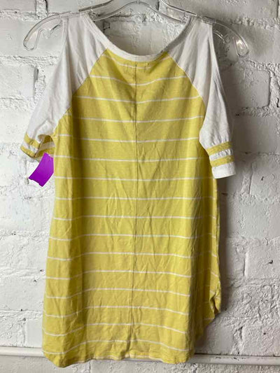 Maurices Size S Yellow Short Sleeve