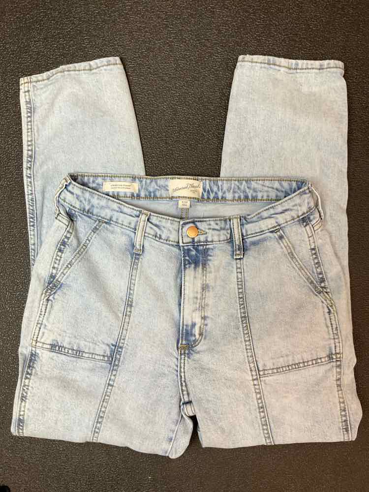 Universal Thread Size 8 Blue Jeans
