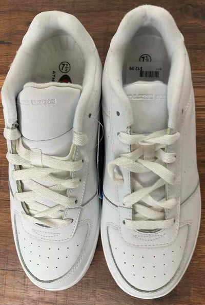 Bids & Dibs, Inc. 7.5 White Sneakers