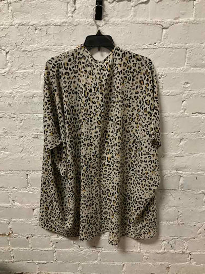 Texas True Threads Size One Size Cheetah Womens Tops