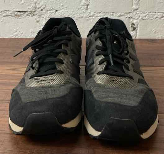 New Balance 8.5 Black Sneakers