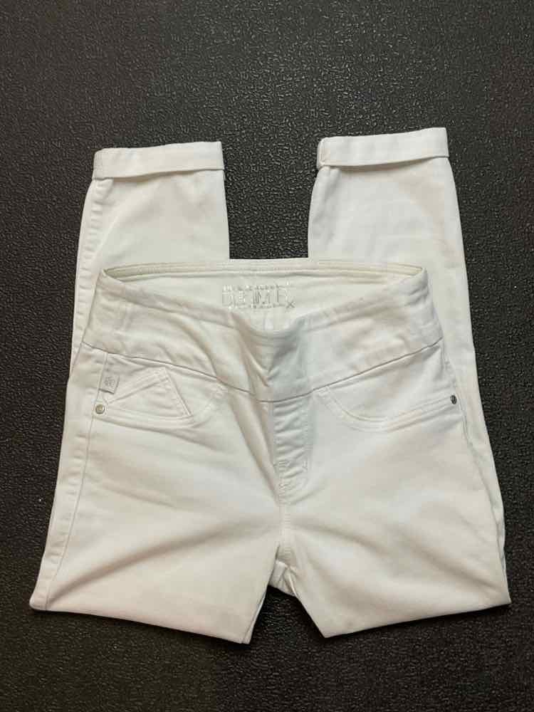 Bids & Dibs, Inc. Size 6 White Capri