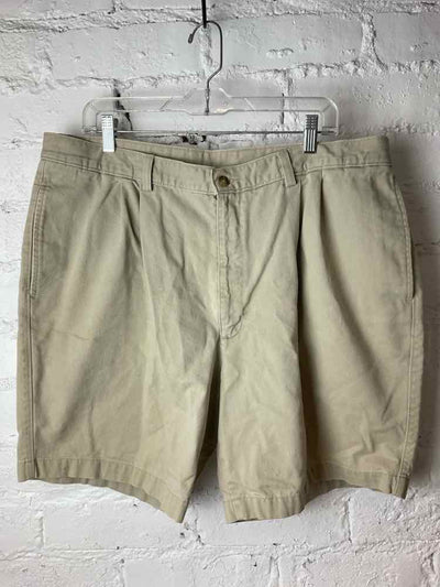 Bids & Dibs, Inc. Size Tan Shorts