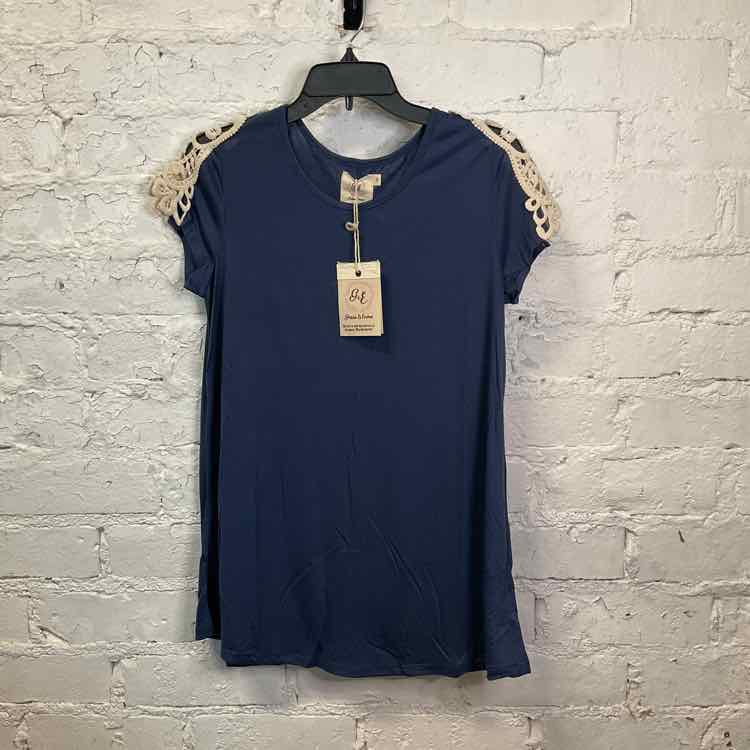 Size S GRACE + EMMA Blue Short Sleeve