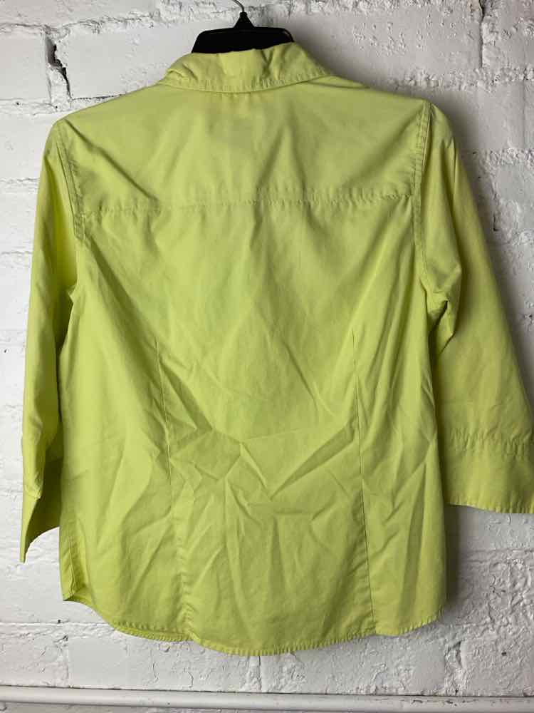 Bids & Dibs, Inc. Size 8 Green Short Sleeve