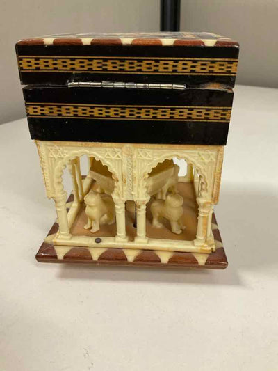 Alhambra Fountain and Palace Jewelry Music Box