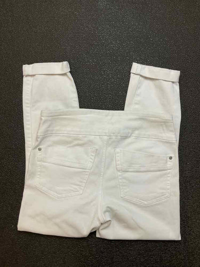 Bids & Dibs, Inc. Size 6 White Capri