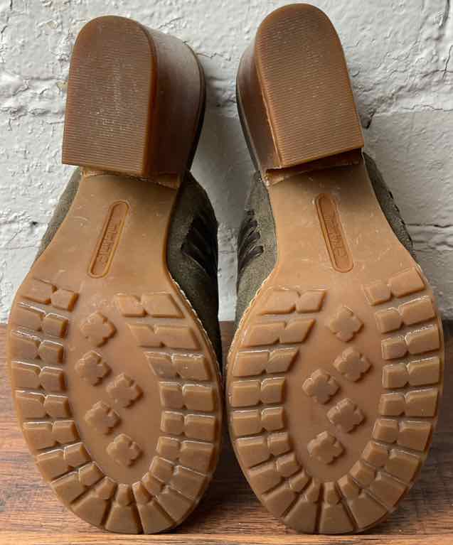 Bids & Dibs, Inc. 8 Brown Sandals
