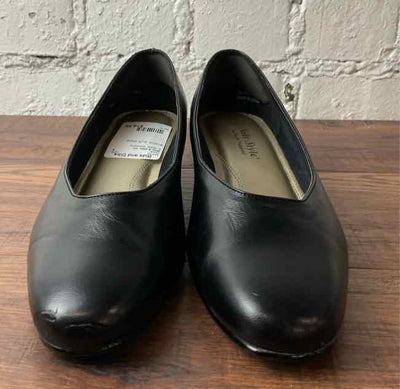 Bids & Dibs, Inc. 9 Black Heels