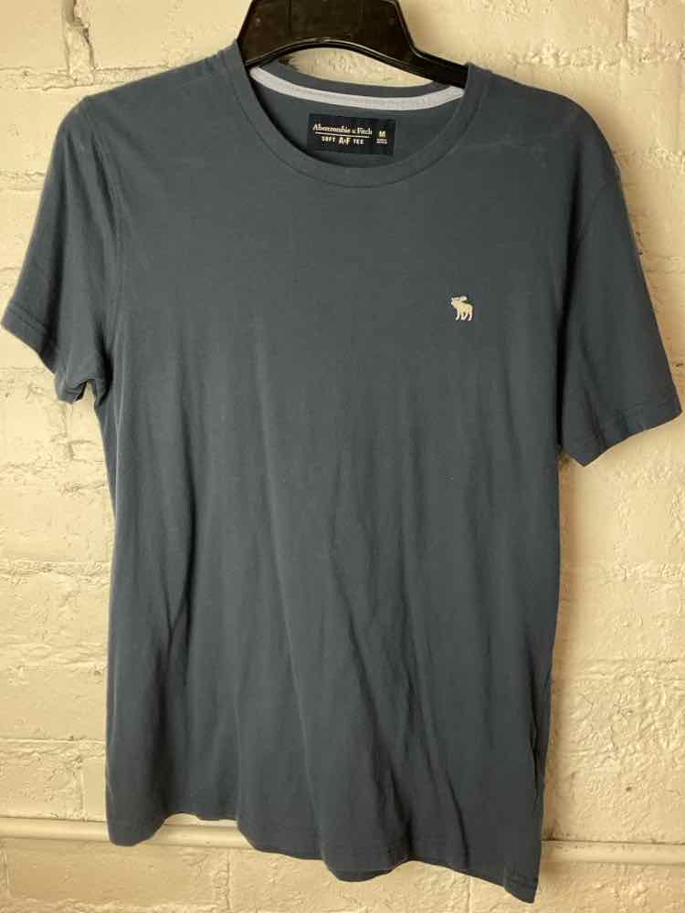 Bids & Dibs, Inc. Size M Blue Short Sleeve