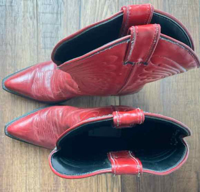 Bids & Dibs, Inc. 7 Red Boots