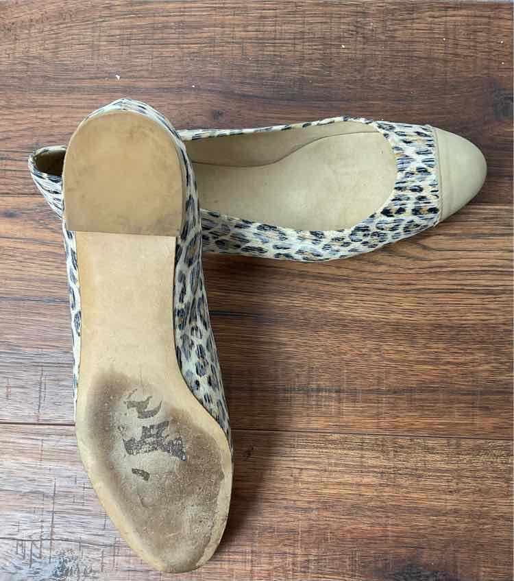 Bids & Dibs, Inc. 10 Tan Slip-Ons