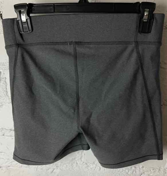 Under Armour Size M Gray Shorts