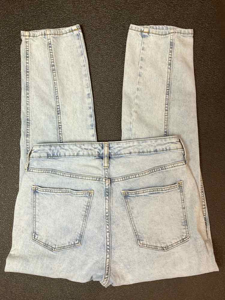 Universal Thread Size 8 Blue Jeans