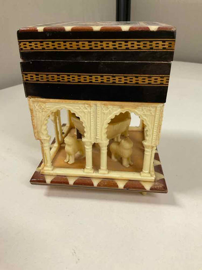 Alhambra Fountain and Palace Jewelry Music Box