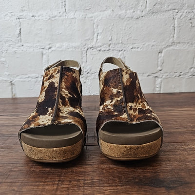 Corkys 7 Brown Print Heels